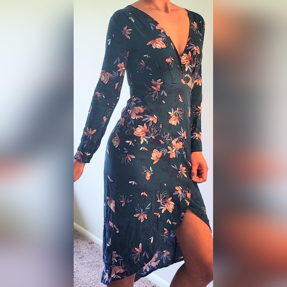 Astr High Low Long Sleeve Dress - Picture 7 of 11